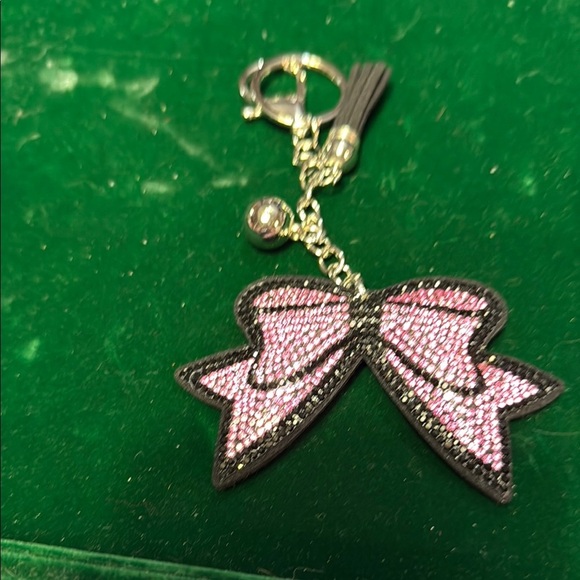 Chanel Pink and Black Bow Key Holder - Picture 1 of 2